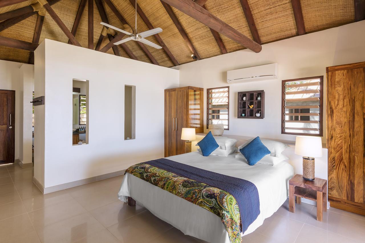 Eratap Beach Resort Port Vila Bagian luar foto